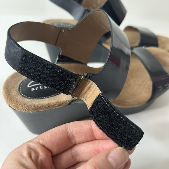 Clarks Sandals Women’s 8 M Artisan Caslynn Dez Black Patent Leather Wedge - Picture 7 of 10